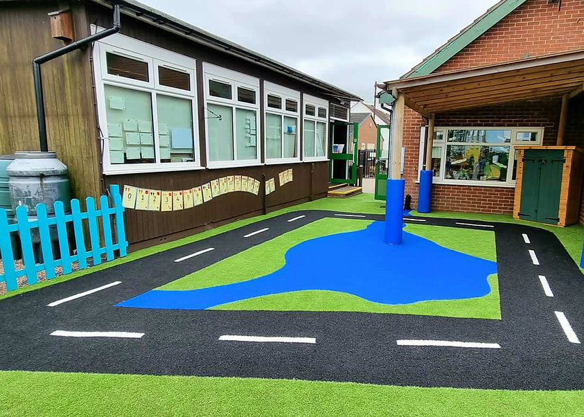 Customized Gray Patterned Artificial Grass for Sports Playgrounds for Simulating Traffic Roads Synthetic PE Material for Kids