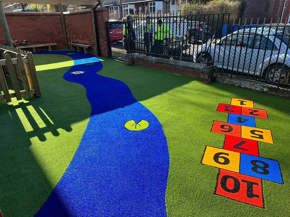 Customized Hopscotch Pattern Plastic Fitness Pavilion Artificial Turf Mat Game Rugby Playground Carpet