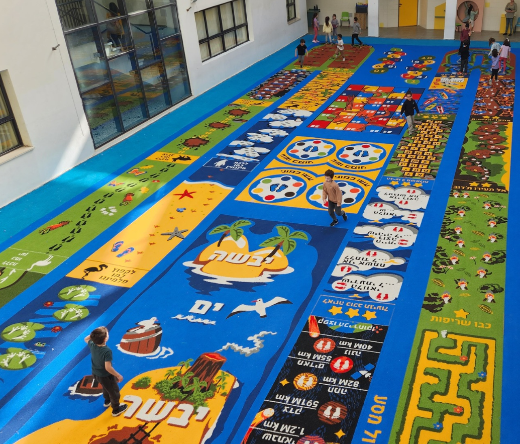 Professional New Design Custom Playground Fun Hopscotch Rug Custom Artificial Grass Pattern Made of PE Material